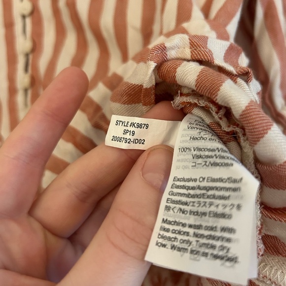 Madewell Courtyard Ruffle-Hem Top in Stripe - Picture 5 of 7